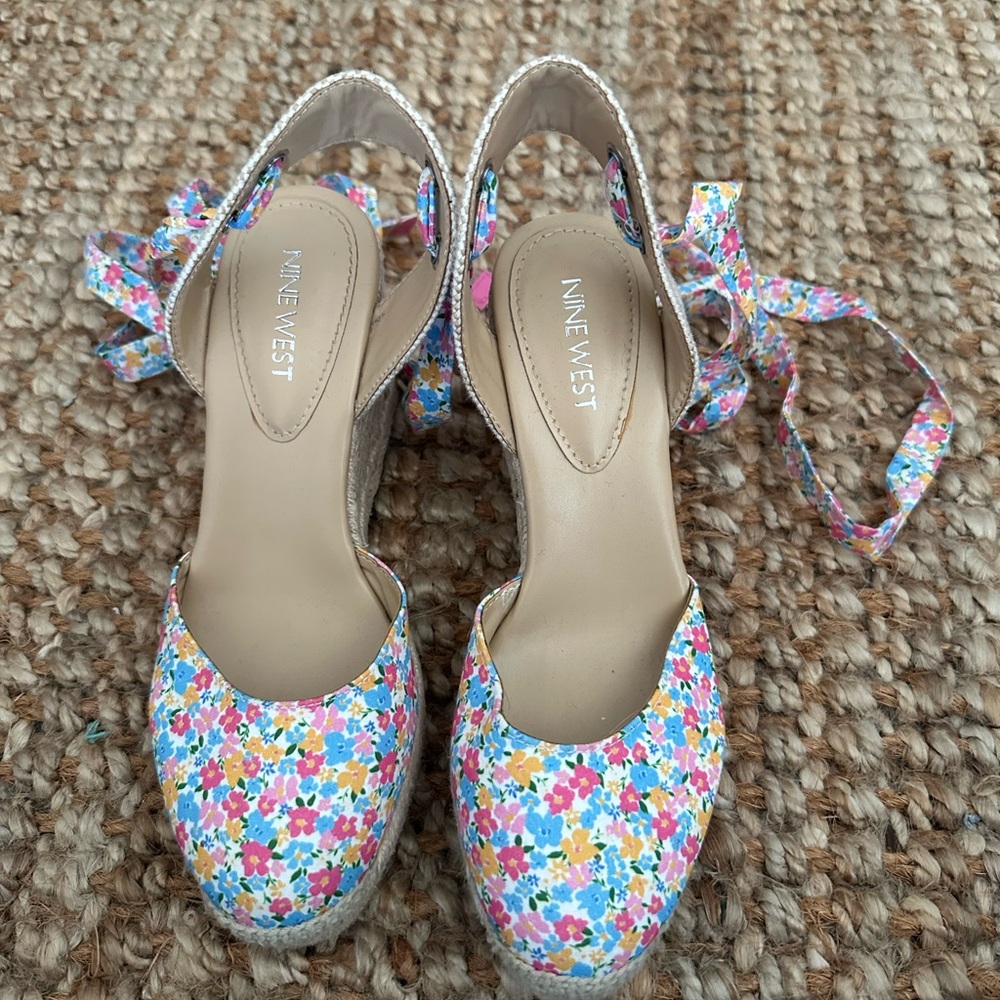 Nine West wedges size 7